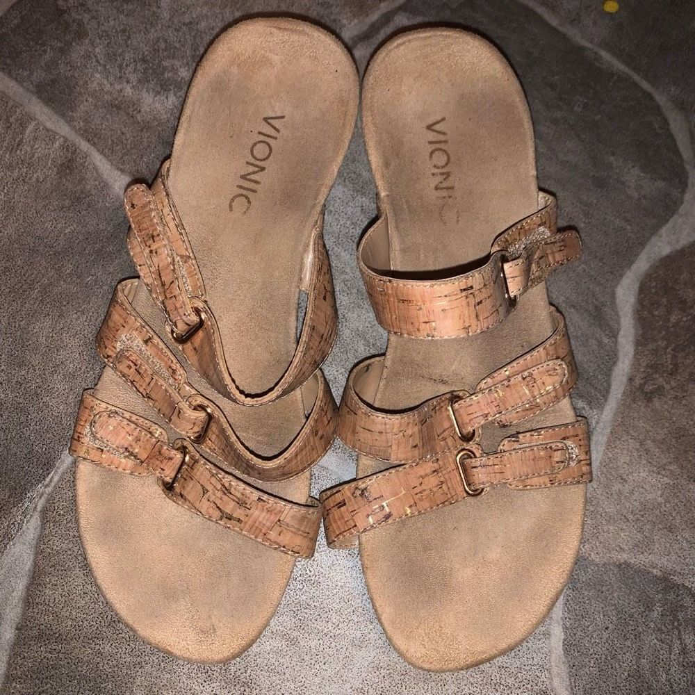 Vionic strappy tan wedge ortho arch support size 7 sandals